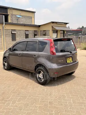 Nissan Note 2010 Purple