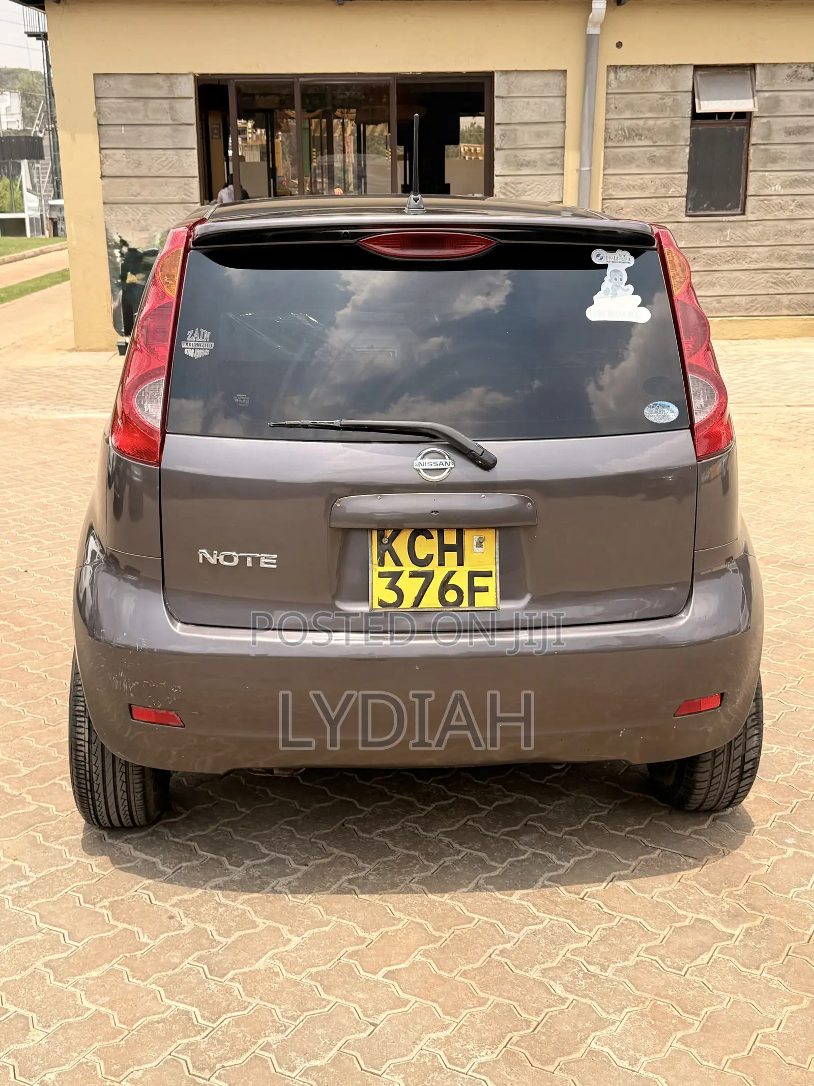 Nissan Note 2010 Purple