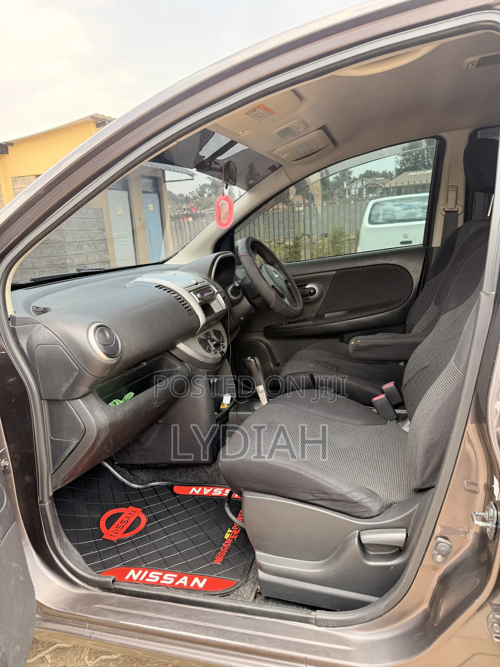 Nissan Note 2010 Purple