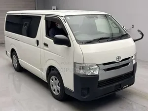 Toyota HiAce 2018 White
