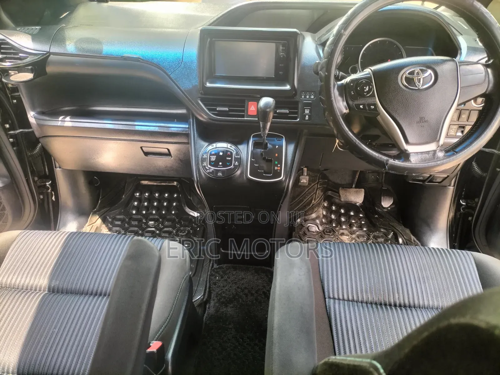 Toyota Noah 2015 Black