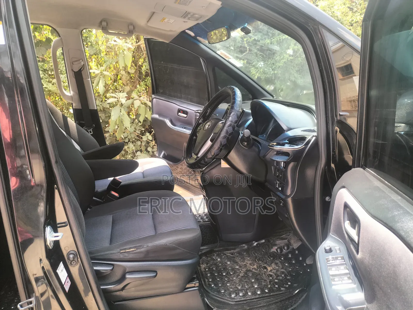 Toyota Noah 2015 Black