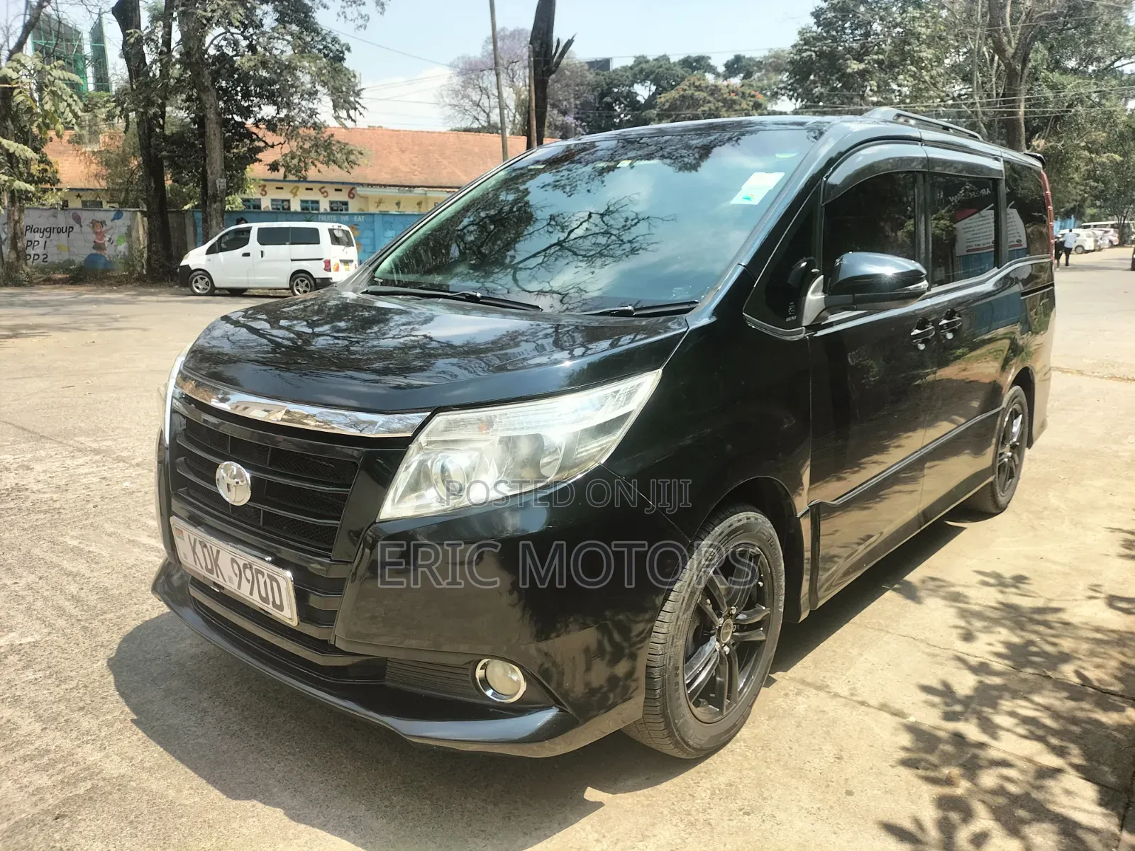 Toyota Noah 2015 Black