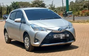 Toyota Vitz 2018 Silver