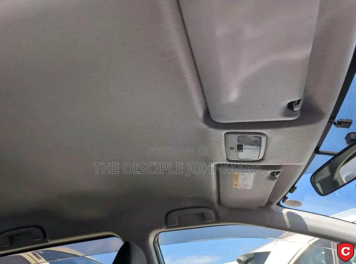 Toyota Sienta 2019 Silver