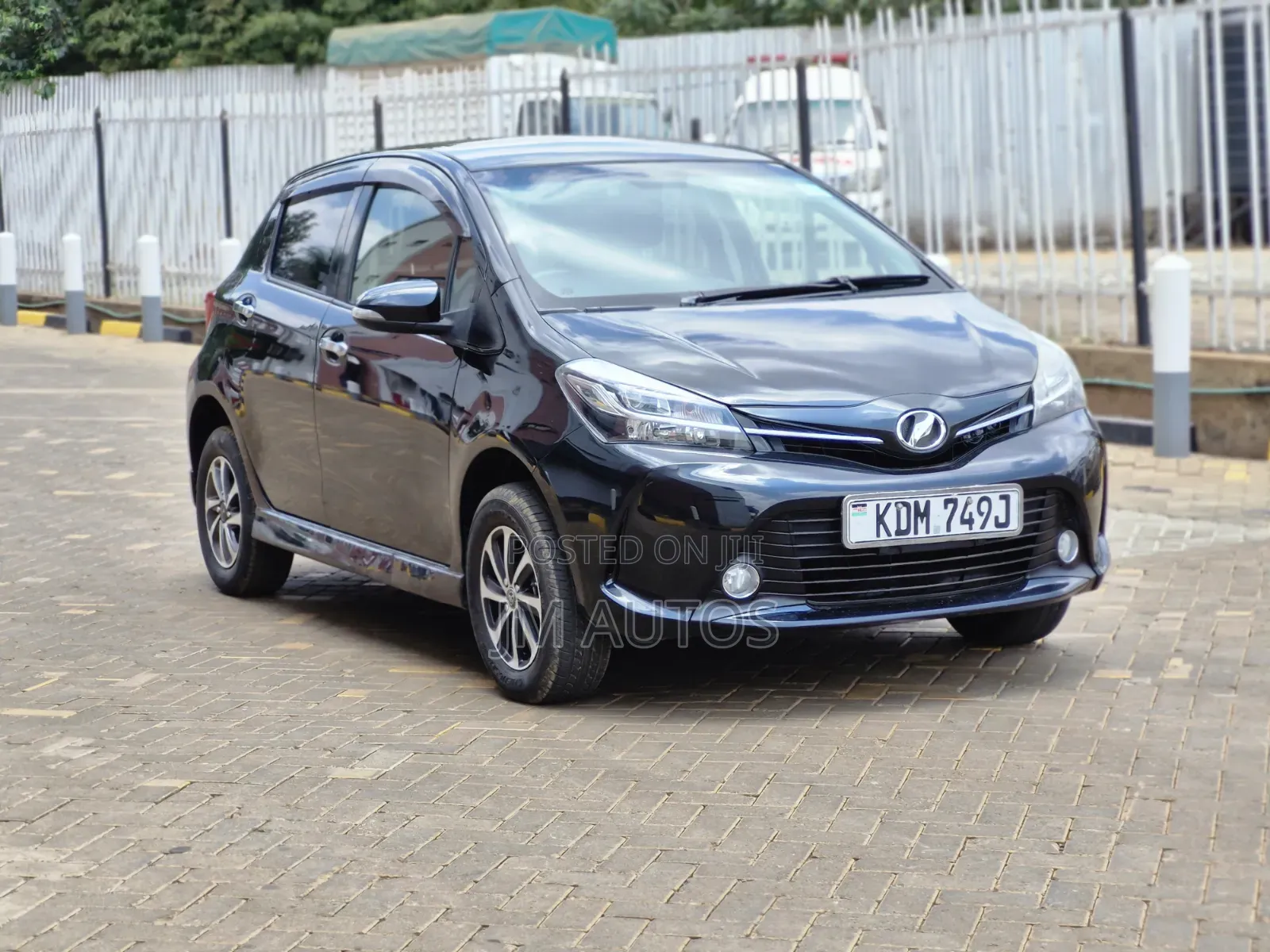 Toyota Vitz 1.3 FWD 3dr 2016 Black