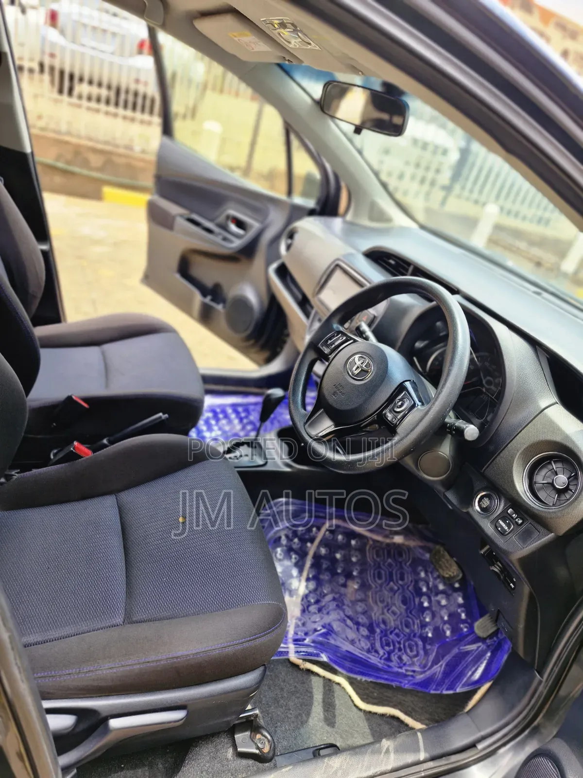Toyota Vitz 1.3 FWD 3dr 2016 Black