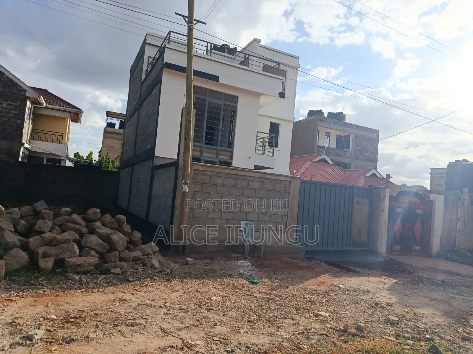 4bdrm Mansion in Riverside Estate, Kenyatta Road / Theta for sale