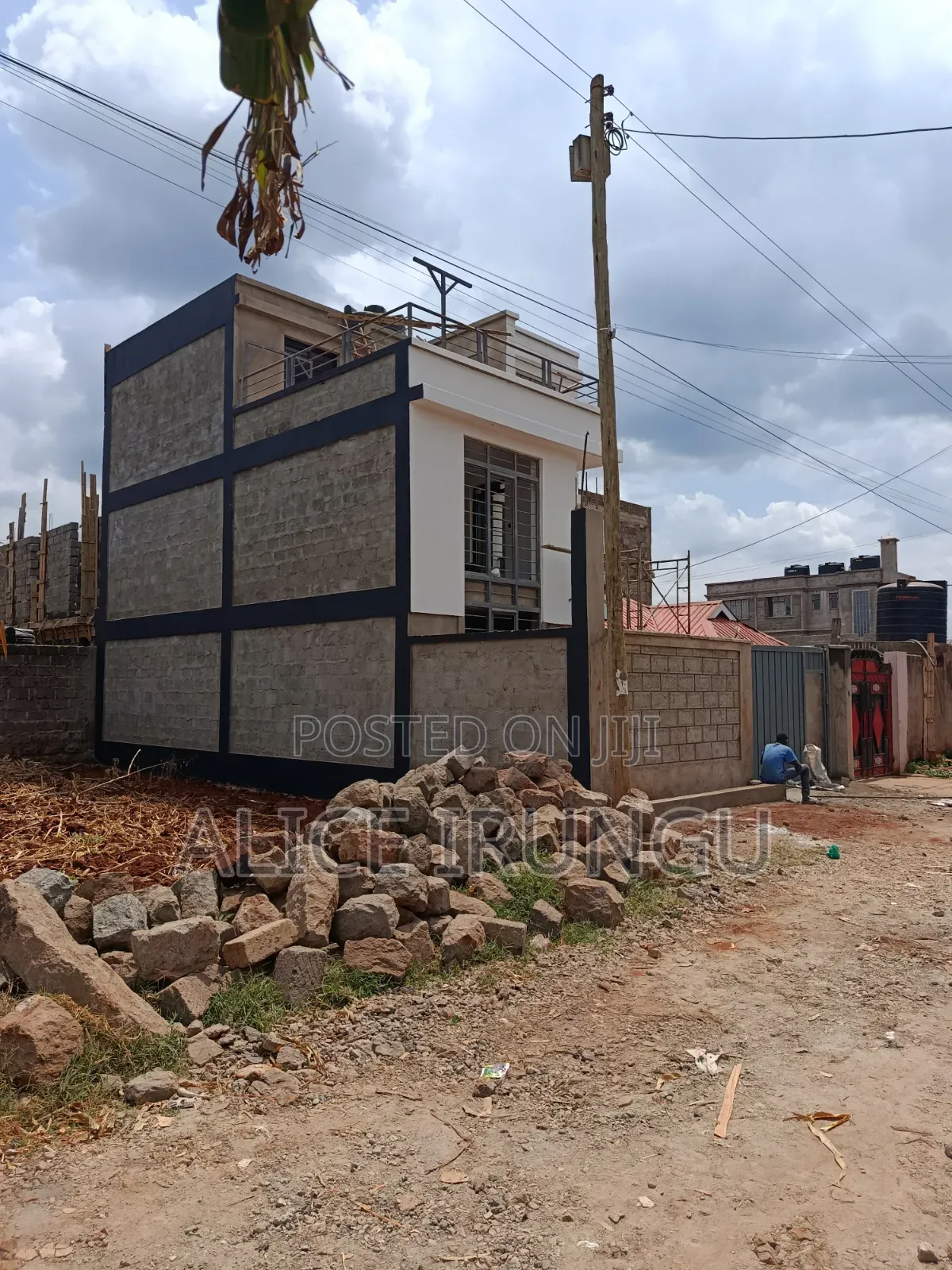4bdrm Mansion in Riverside Estate, Kenyatta Road / Theta for sale