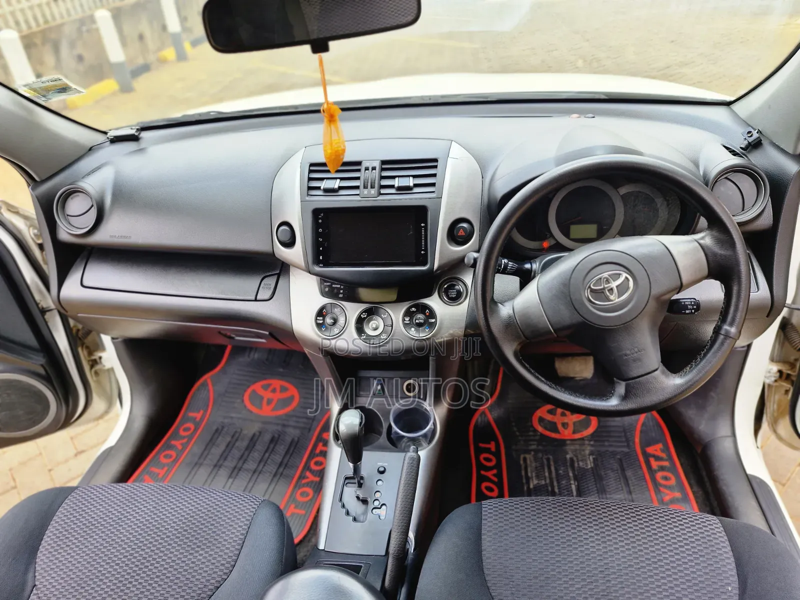 Toyota RAV4 2010 White
