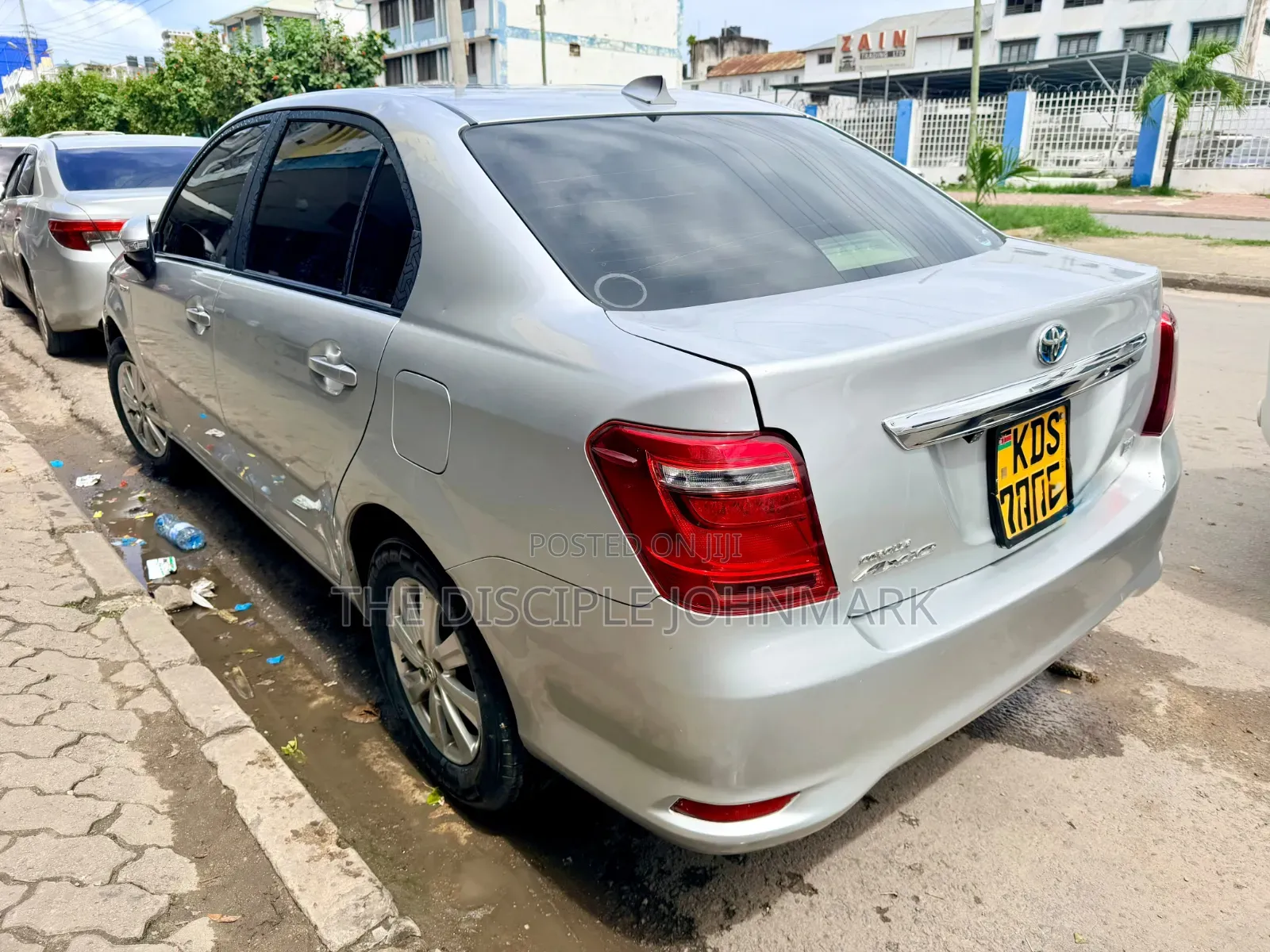 Toyota Axio 2017 Silver