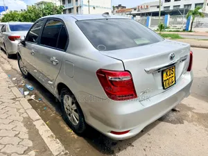 Toyota Axio 2017 Silver