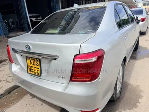 Toyota Axio 2017 Silver