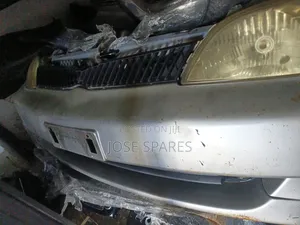 Toyota Platz Nosecut