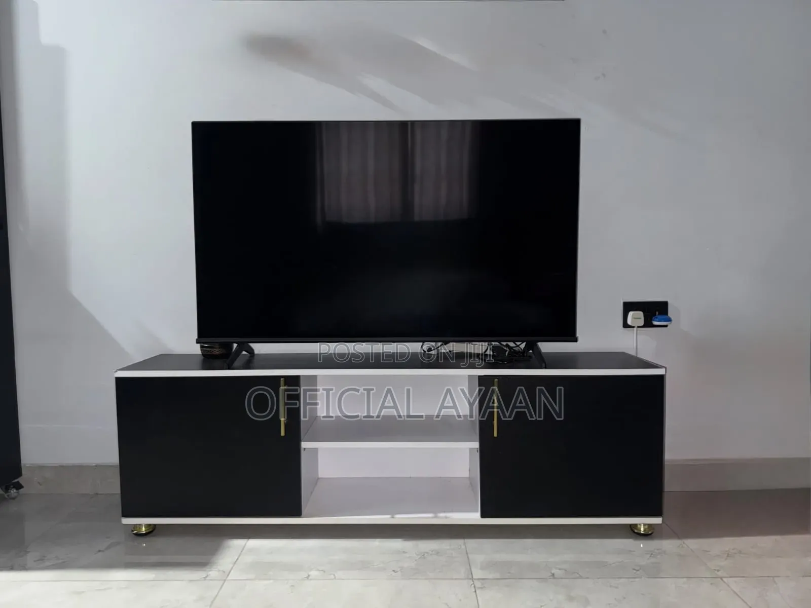 Hisense 50 Inch Uhd4k With Cabinet Package