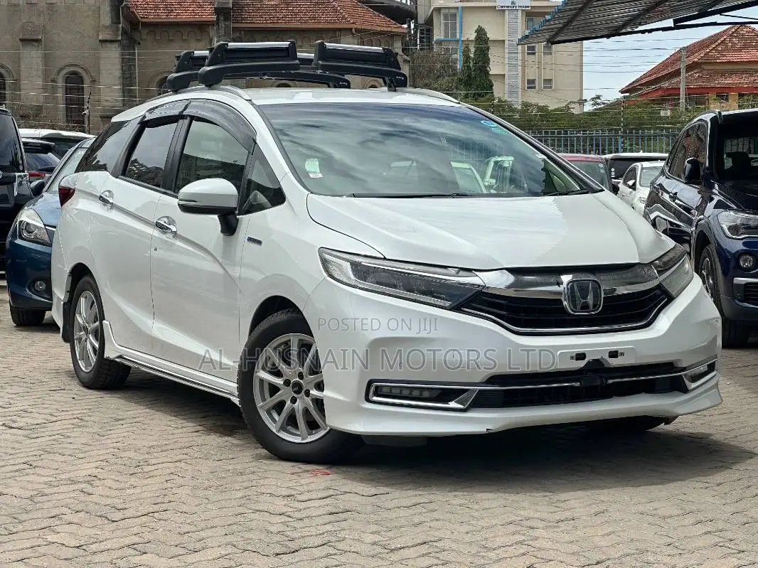 Honda Shuttle 1.5 Hybrid 2WD 2019 Pearl