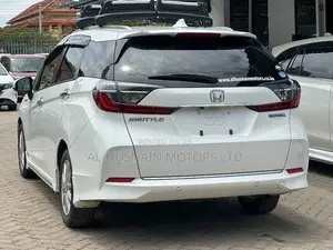 Honda Shuttle 1.5 Hybrid 2WD 2019 Pearl