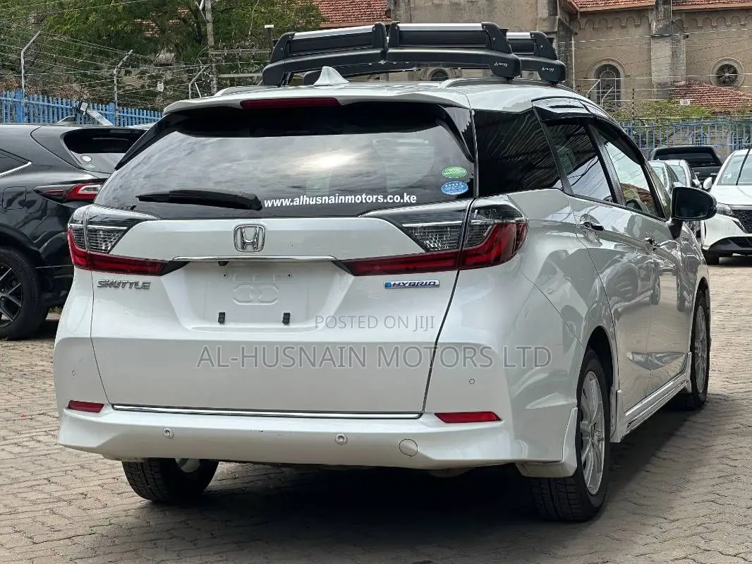 Honda Shuttle 1.5 Hybrid 2WD 2019 Pearl