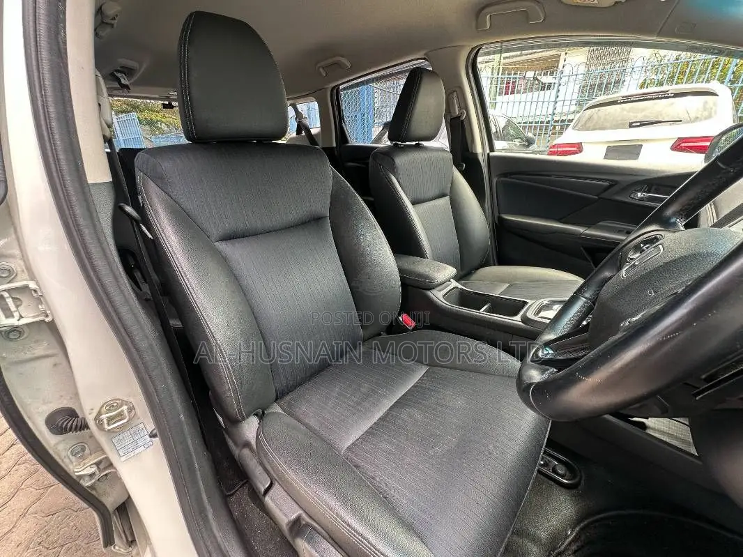 Honda Shuttle 1.5 Hybrid 2WD 2019 Pearl