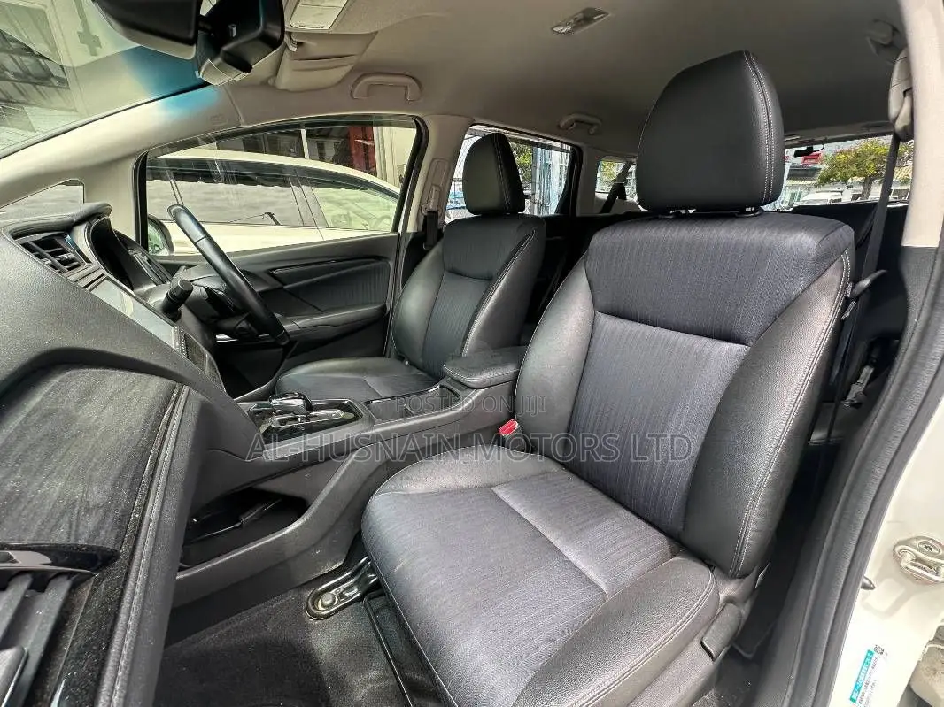 Honda Shuttle 1.5 Hybrid 2WD 2019 Pearl