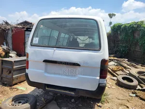 Toyota HiAce 2004 White