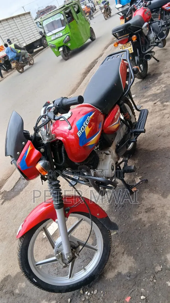 Bajaj Boxer 125 2024 Red