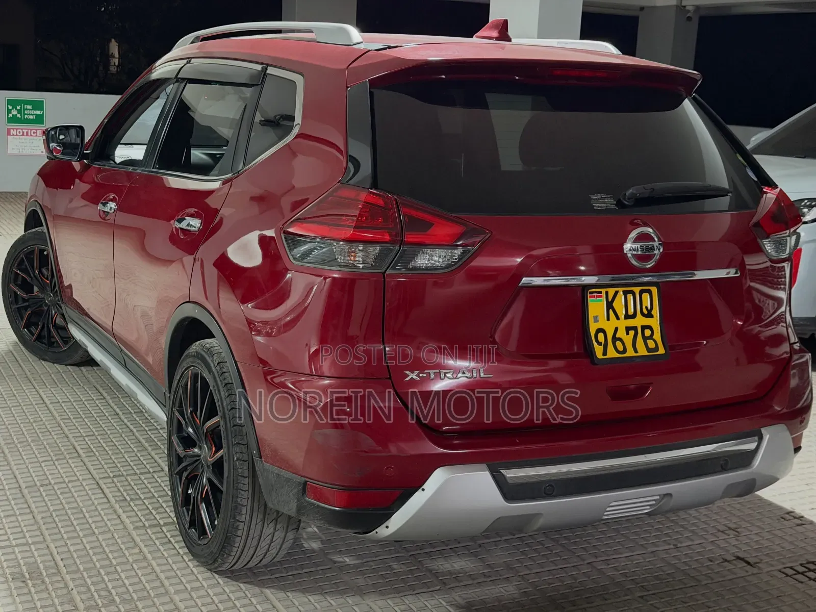 Nissan X-Trail 2.0 Petrol AWD 2016 Red