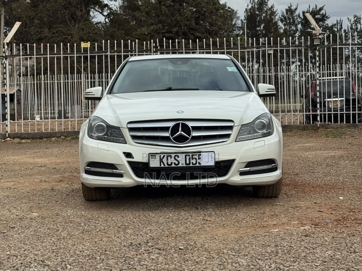 Mercedes-Benz C200 2011 White