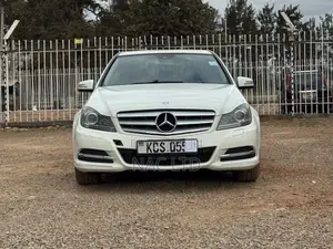 Mercedes-Benz C200 2011 White