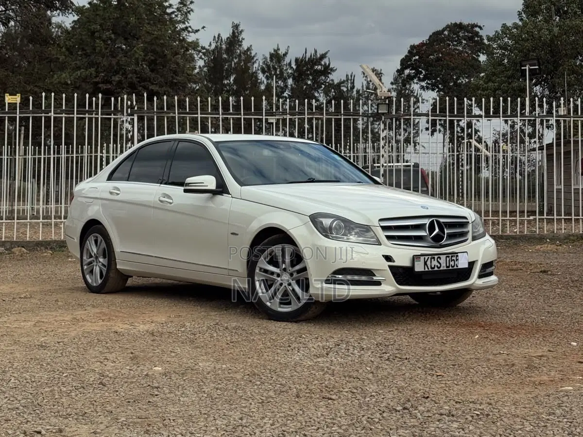 Mercedes-Benz C200 2011 White