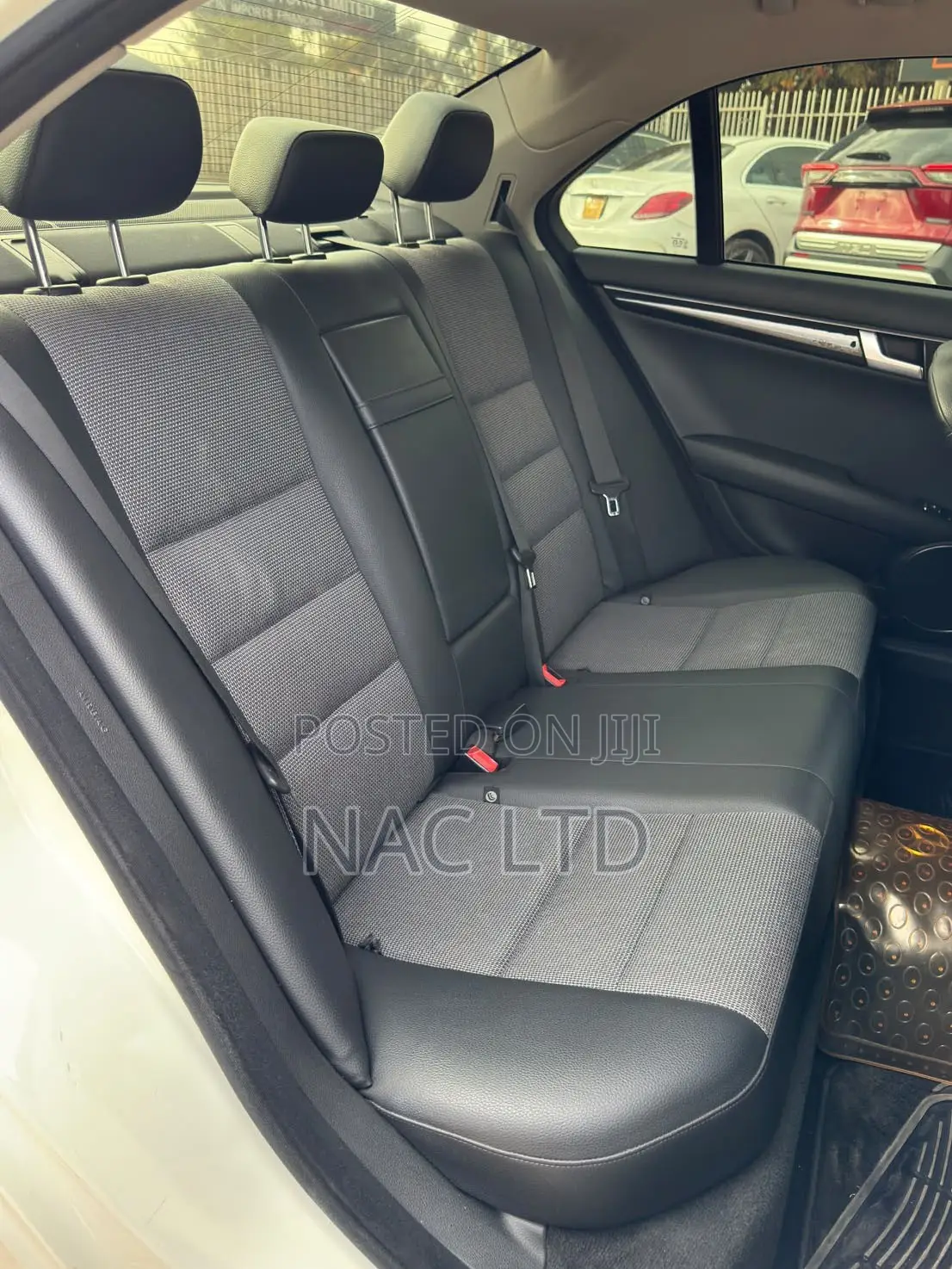 Mercedes-Benz C200 2011 White