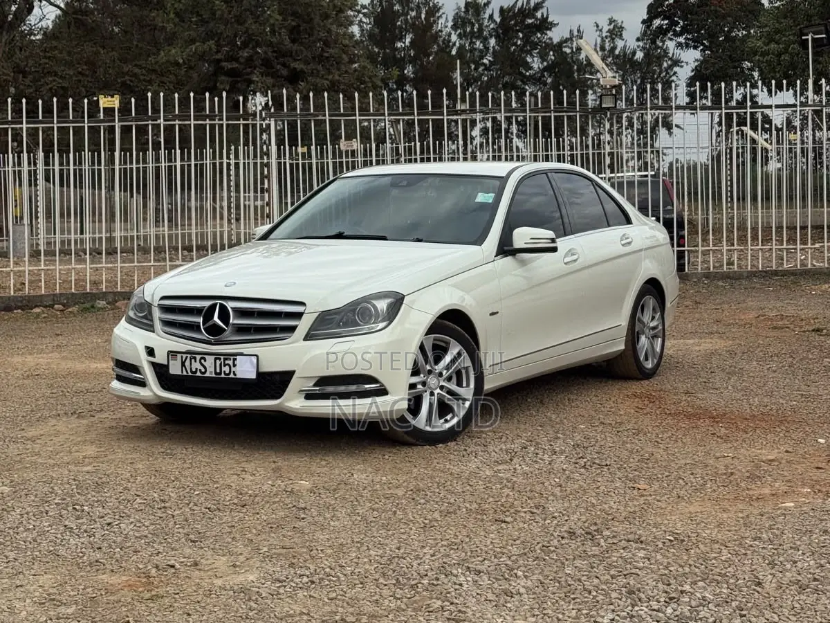 Mercedes-Benz C200 2011 White