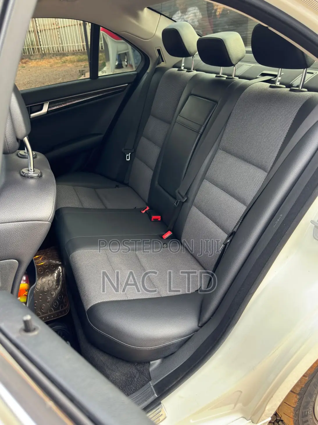 Mercedes-Benz C200 2011 White