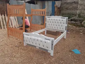 5x6 White Tufted Carved Trim Mocket Bed