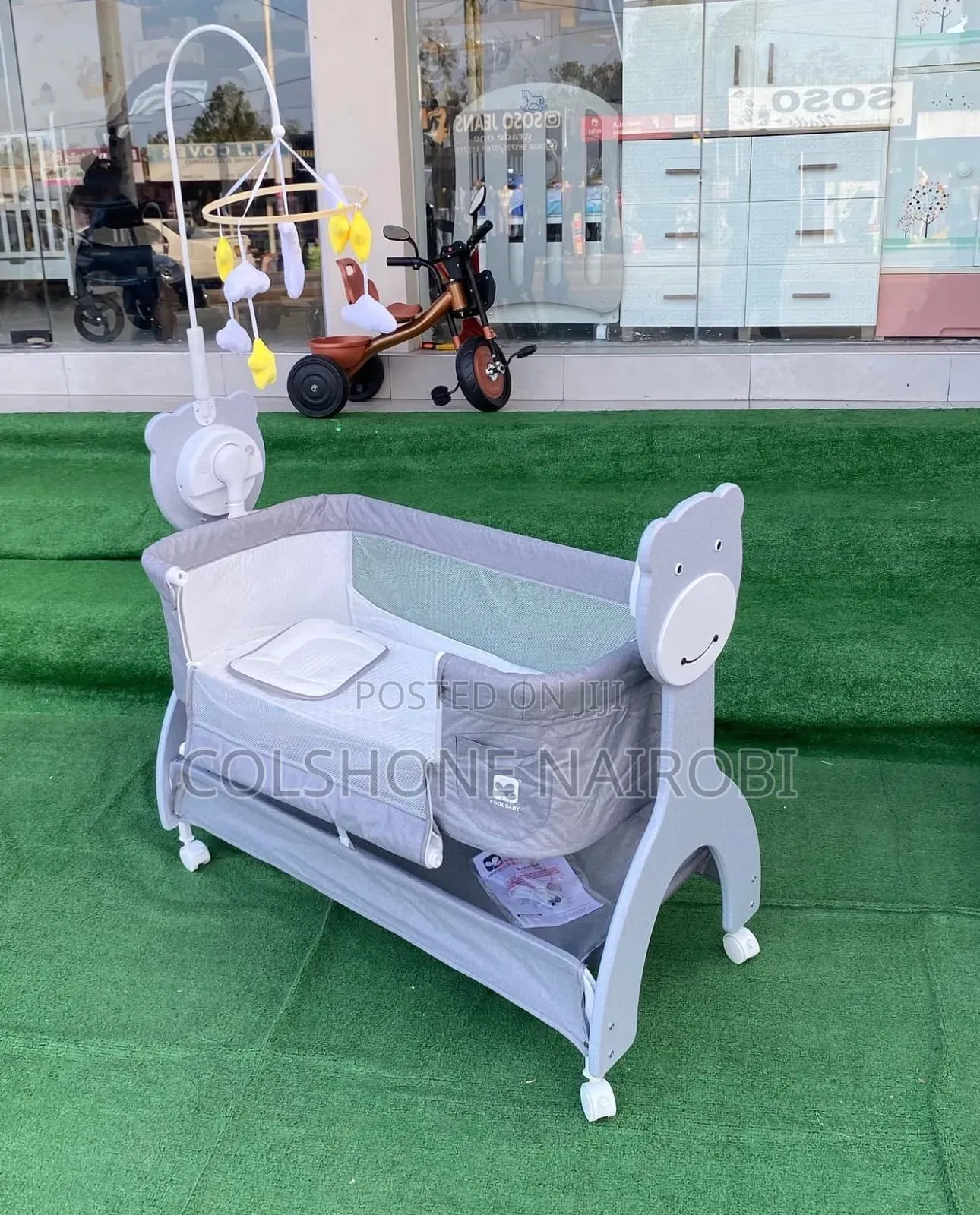 Baby Bassinet With Mosquito Net Canopy, and Lockable Wheels