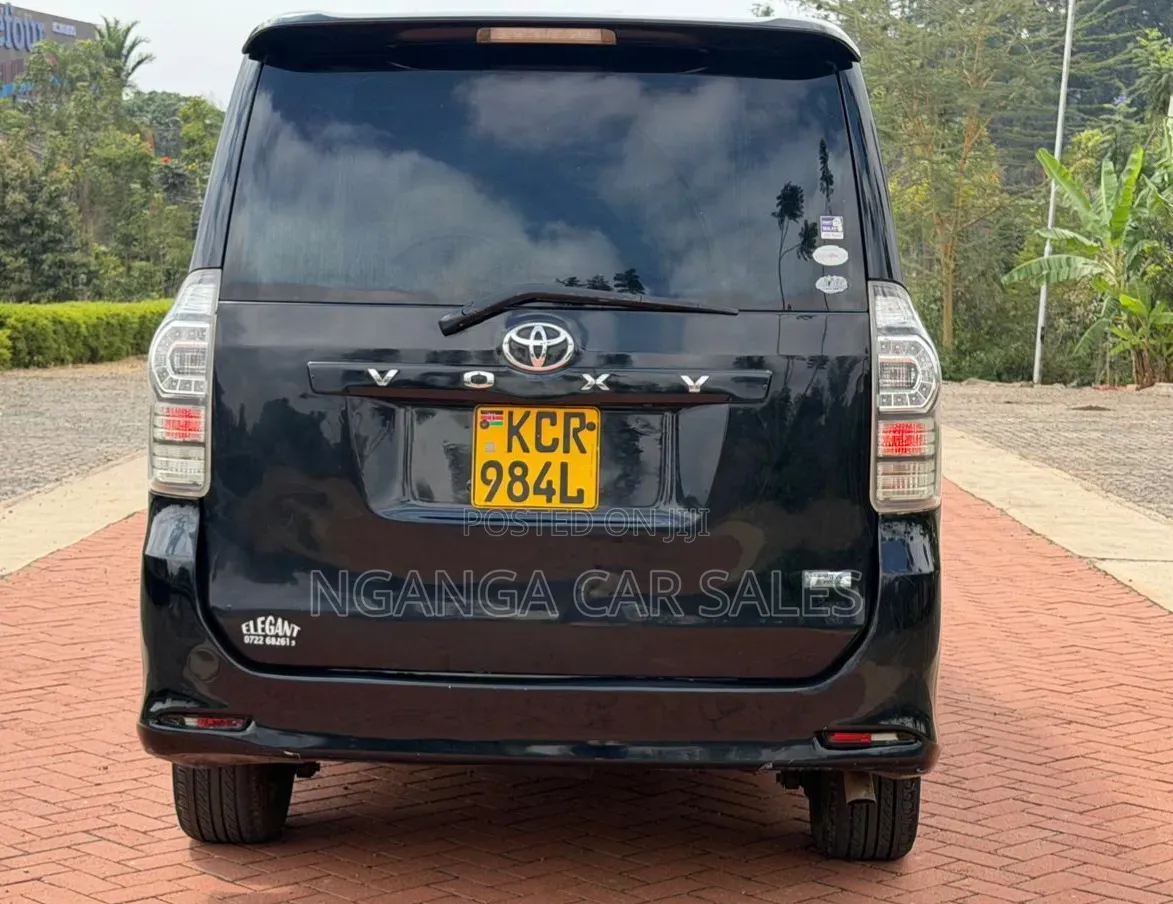 Toyota Voxy 2015 Black