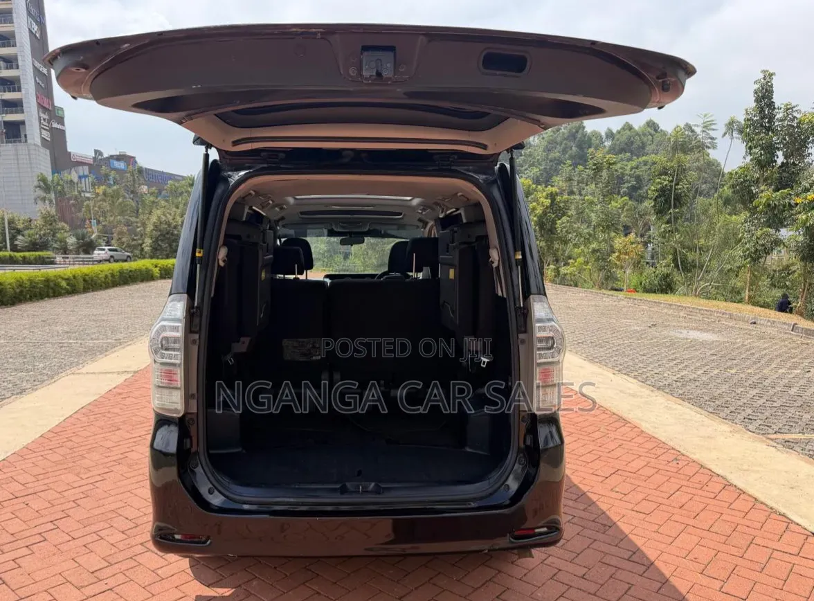 Toyota Voxy 2015 Black