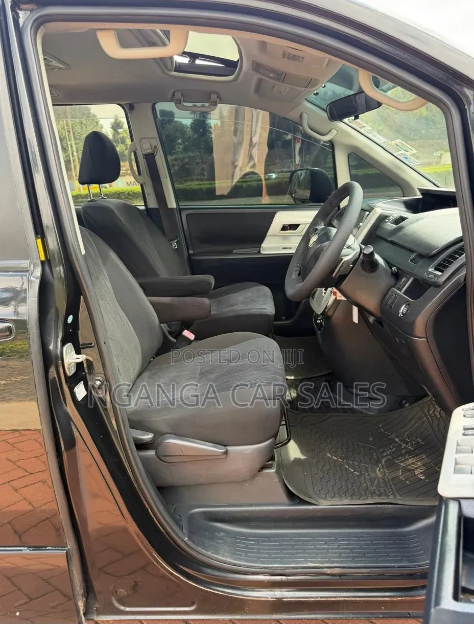 Toyota Voxy 2015 Black