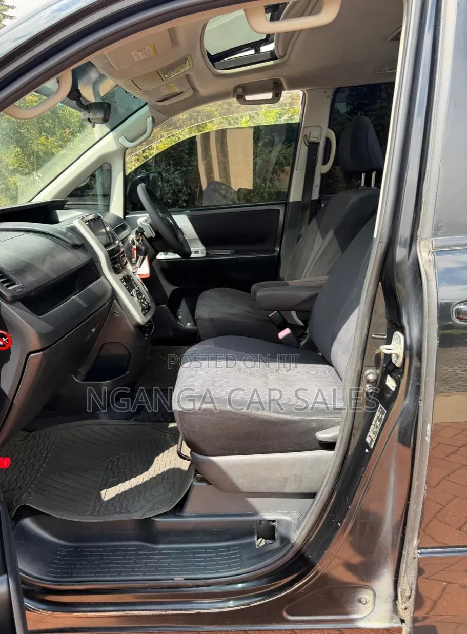 Toyota Voxy 2015 Black