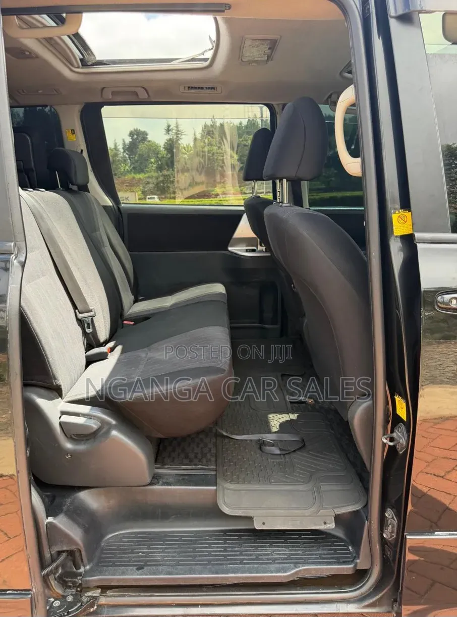Toyota Voxy 2015 Black