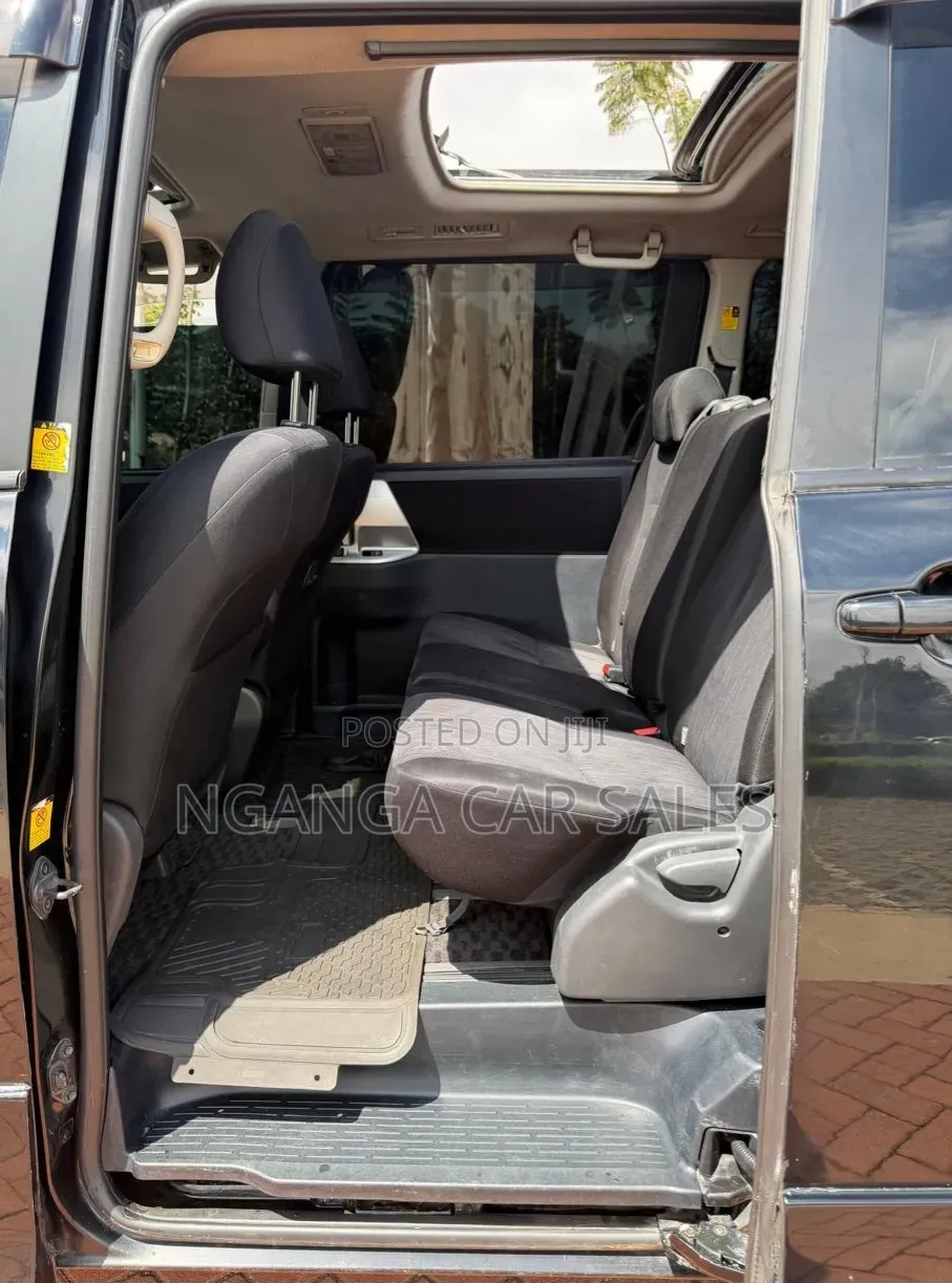 Toyota Voxy 2015 Black