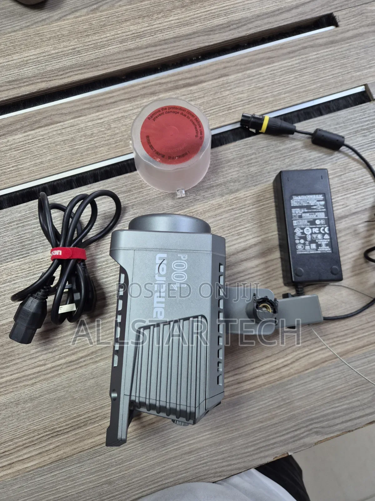 Amaran COB 100d S Daylight LED Monolight