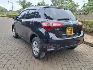 Toyota Vitz 1.3 FWD 5dr 2018 Black