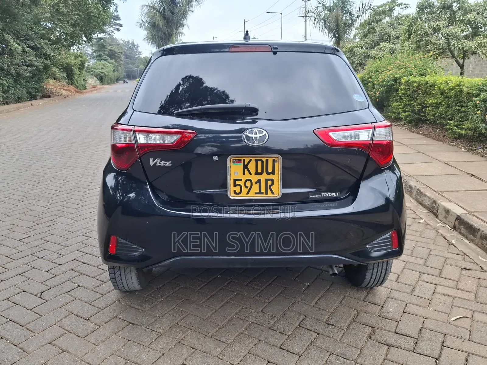 Toyota Vitz 1.3 FWD 5dr 2018 Black