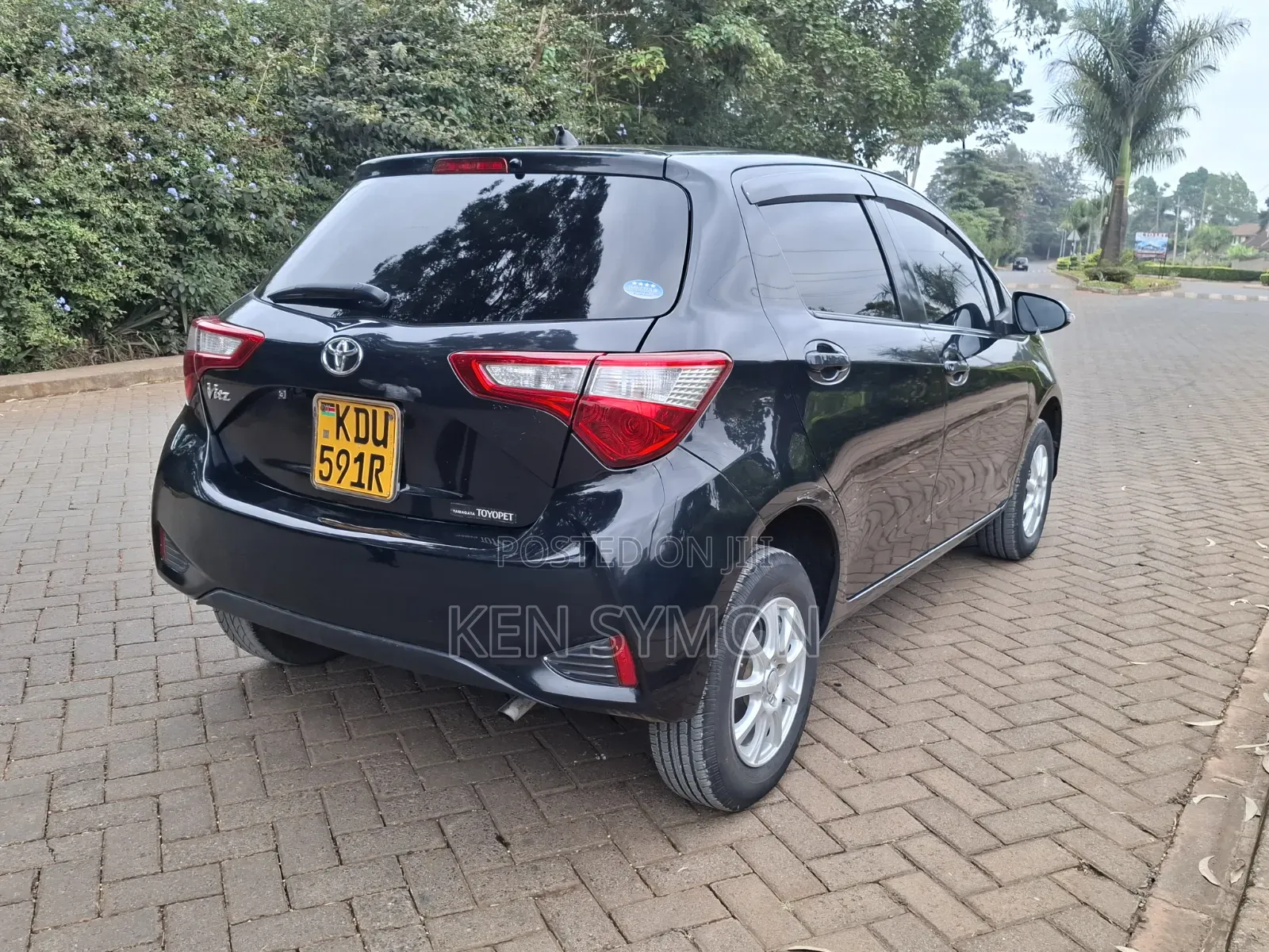 Toyota Vitz 1.3 FWD 5dr 2018 Black