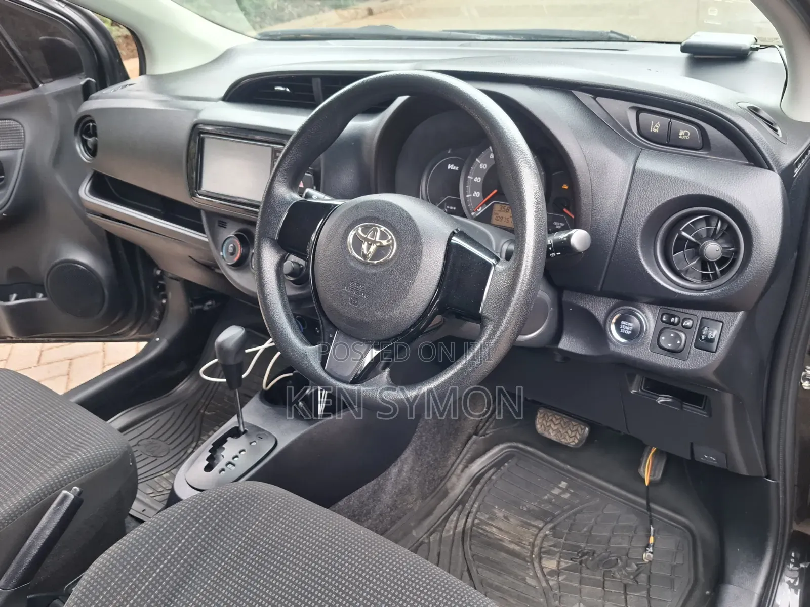 Toyota Vitz 1.3 FWD 5dr 2018 Black