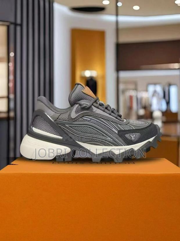 Designer Louis Vuitton Summit Sneakers