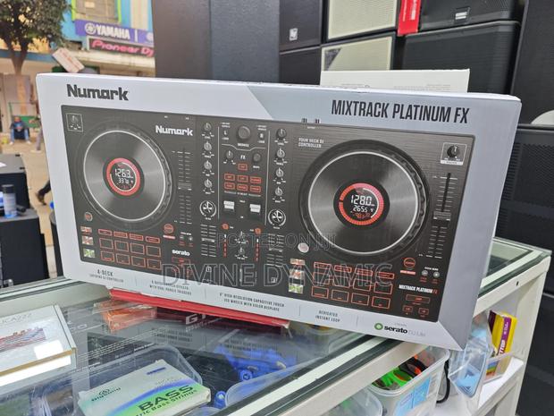 Numark Mixtrack Platinum Fx