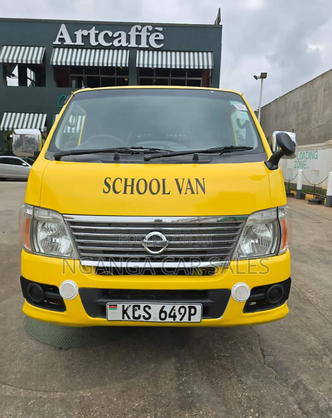 Nissan Caravan (Urvan) 2012 Yellow