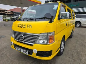 Nissan Caravan (Urvan) 2012 Yellow